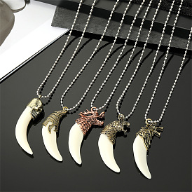 Vintage Metal Punk Wolf Fang Couples Necklace with Unique Dog Tooth Pendant for Men's Fashion Accessory