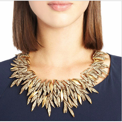 Exaggerated Ethnic Retro Willow Leaf Necklace Fashion Short Alloy Tree Leaf Jewelry