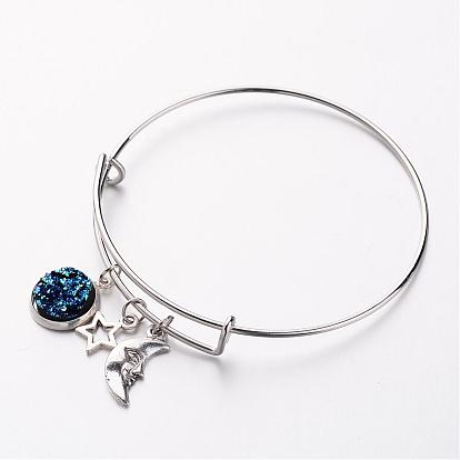Brazaletes de hierro ajustables, brazaletes del encanto, con el encanto de resina de latón y los hallazgos de estilo tibetano, estrella con la luna, 63 mm