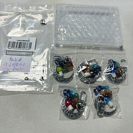 5 piezas 5 decoración colgante de aleación de luna hueca de colores, con chip de piedras preciosas de chakra y cuentas de murano hechas a mano en forma de seta, cierres giratorios de aleación