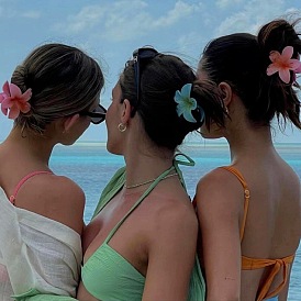 Romantic Flower-Shaped Hair Accessories for Beach Vacation Photos with Egg-Flower Clips and Ponytail Holders