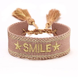 Bracelet brodé avec lettre love smile et pompon - accessoire de couple.