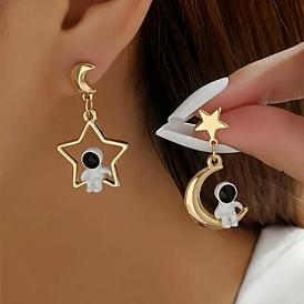 Серьги-гвоздики из сплава смолы с луной и звездой в виде космонавта