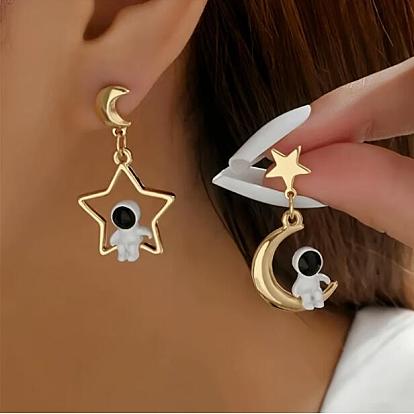 Серьги-гвоздики из сплава смолы с луной и звездой в виде космонавта