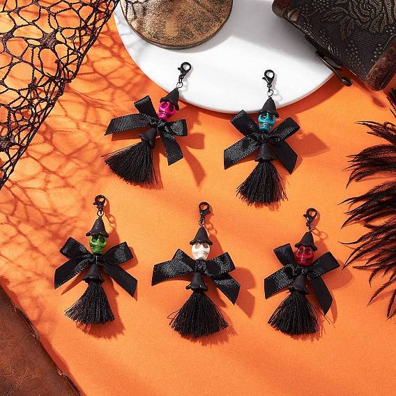 Синтетическая бирюза подвеска украшение, череп, с застежками-карабинами из цинкового сплава и подвесками-кисточками