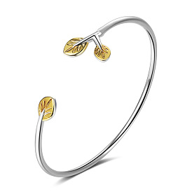 Adjustable Artistic Leaf Bracelet with Diamond-Set Leaf Charm - Elegant and Delicate