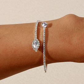 Fashionable Geometric Inlaid Diamond Bracelet for Nightclub - Sexy and Personalized Hand Jewelry.