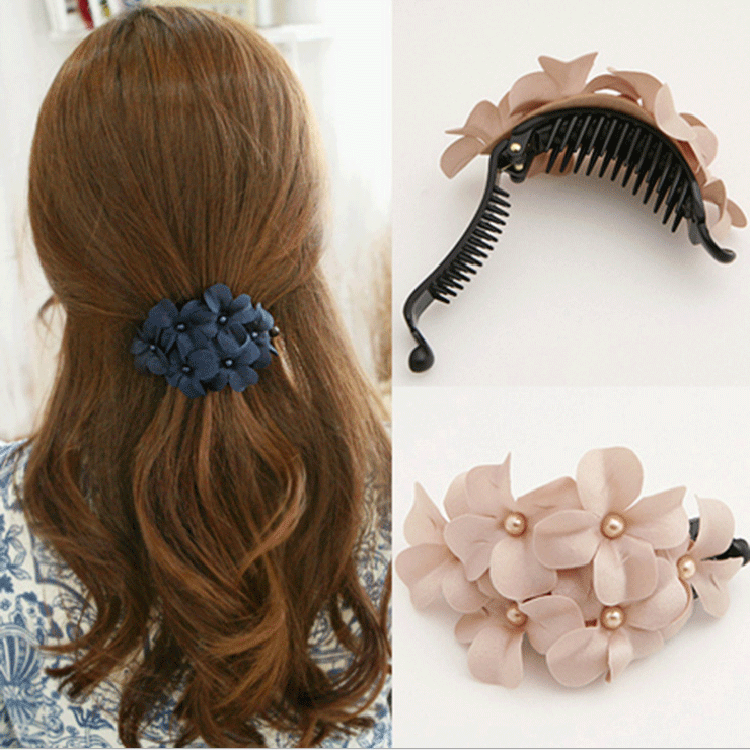 Chic Banana Hair Clip with 6 Twist Flower Claws for Ponytail in Summer