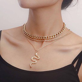 Stylish Serpent Pendant Necklace for Women with Unique Design and Vintage Charm