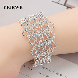 Sparkling Multi-layered Elastic Bracelet with Crystals, Pearls and Gems for Women