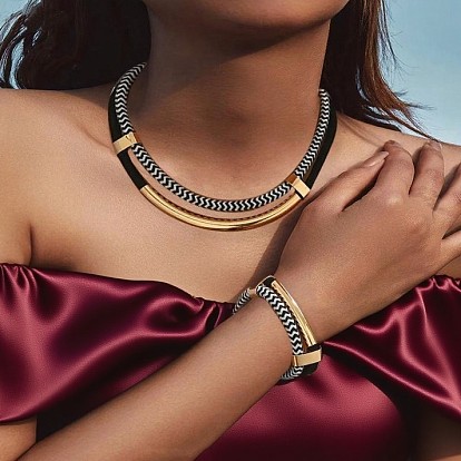 Комплект из ожерелья и браслета из сплава полиэстера, черного и белого цвета., Модные украшения для женщин с золотистыми акцентами, регулируемые.