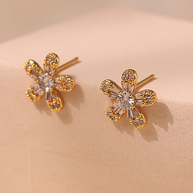 Delicate 18K Gold Plated Zircon Flower Design Minimalist Stud Earrings