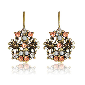 Retro Pearl Flower Pendant Earrings with Sparkling Diamond Snowflake, Fashionable Jewelry