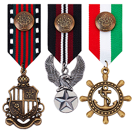 3pcs 3 style casque, aigle et bouclier style preppy britannique rétro en alliage et fer pendentif épingles à revers, médaille de broche en polyester pour hommes