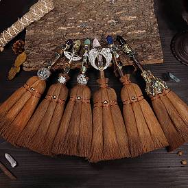 Balai d'autel de sorcière en pierres précieuses naturelles, brosse wicca miniature, balai à crinière pour cérémonie magique, rituel wiccan d'Halloween, avec l'aile en alliage