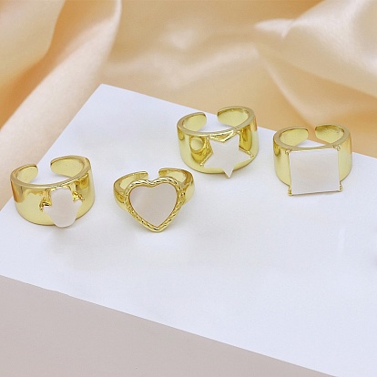 Регулируемые латунные манжеты с открытыми кольцами-ракушками для женщин, золотые