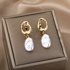 Geometric Circular Pearl Earrings - Elegant and Timeless Jewelry