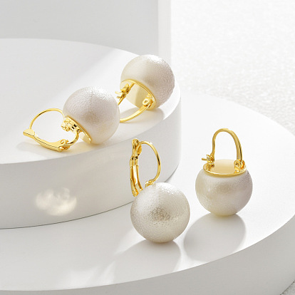 Круглые серьги-кольца из латуни с пластиковым искусственным жемчугом