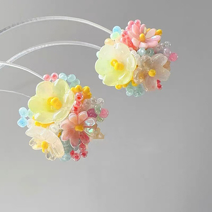 Серьги-гвоздики из цветочного стекла и пластика