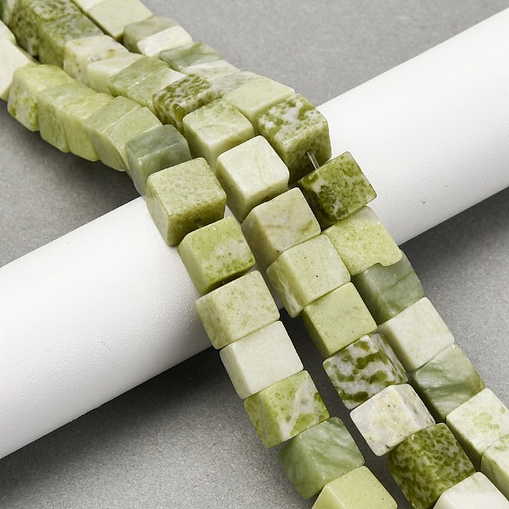 Природного нефрита нитей бисера, кубические