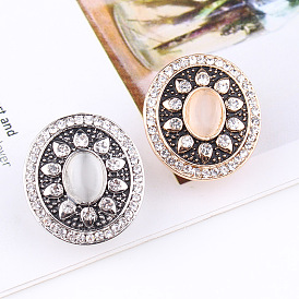 Fashionable Oval Diamond Earrings - Elegant and Versatile Ear Accessories