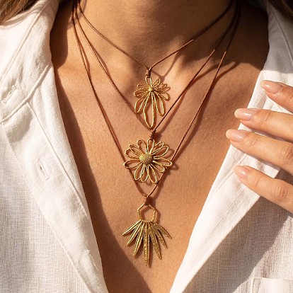 304 Collares largos con colgante de hoja de flor hueca de acero inoxidable para mujer, real 18 k chapado en oro