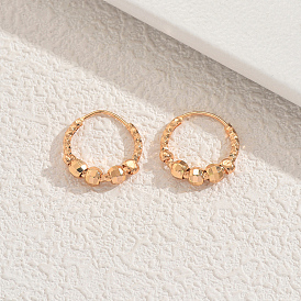 Серьги-кольца из латунных круглых бусин