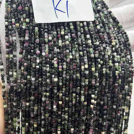 Натуральный рубин в цоизита бусин пряди, кубические