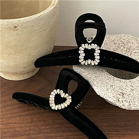 Luxury Geometric Zircon Hair Clip for Autumn and Winter, Black Plush Crossed Bun Maker with High-end Feel