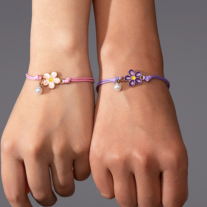 2шт. браслеты из сплава с эмалированными цветочными звеньями, Браслеты из вощеного шнура, сплетенные в знак дружбы., с пластиковыми жемчужными бусинами и бумажным картоном, золотые