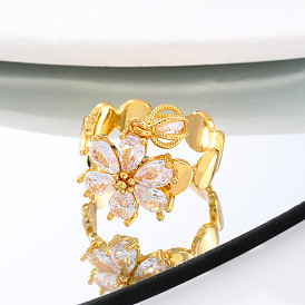 Латунь с открытыми кольцами-манжетами из прозрачного кубического циркония, цветок