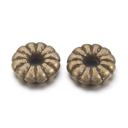 Alliage de perles d'entretoise de style tibétain, sans plomb et sans cadmium, fleur, 7 mm de diamètre, épaisseur de 2.1mm, Trou: 2mm