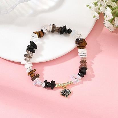 Natürliche Armbänder aus Tigerauge, Obsidian, Howlith und Rauchquarzsplittern, mit Lotusblumen-Anhängern aus Messing mit Mikropavé-Zirkonia, golden