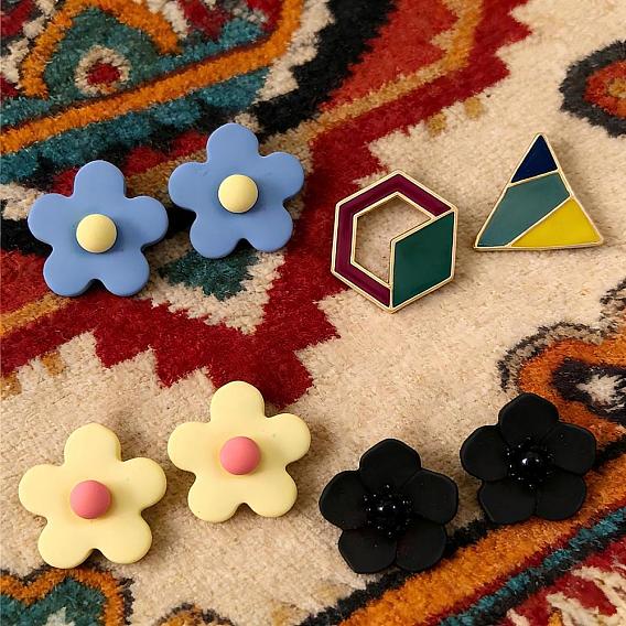 Серьги-гвоздики из сплава и акрила