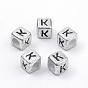 Perles acryliques plaqués, trou horizontal, cube avec la lettre, argent antique