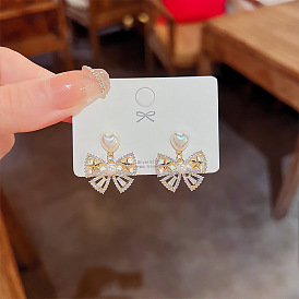 Chic Heart-shaped Zirconia Earrings for Women, 925 Silver Pin, Sweet and Cool Style with High-end Quality and Design Sense.