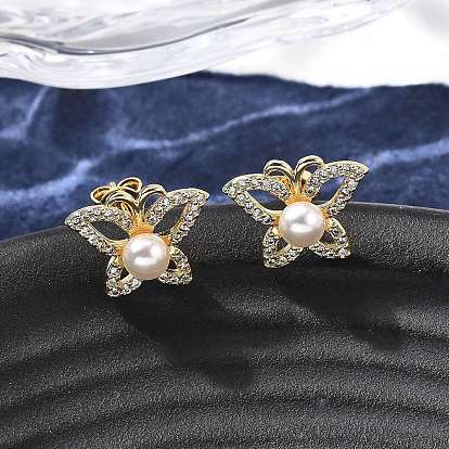 Серьги-гвоздики с бабочками из латуни с микропаве из прозрачных кубических цирконий, с пластиковой имитационной жемчужиной, стойки покрытие, без кадмия и без свинца