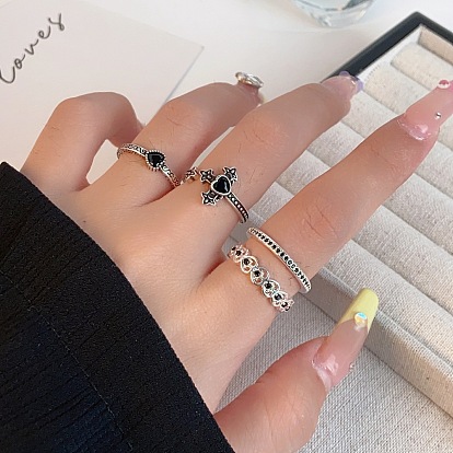 Кольца-манжеты из латуни с микропаве из черного кубического циркония