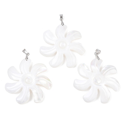 Натуральный белый оболочки подвески, резные цветочные подвески с латунными дужками, платина, стойки покрытие