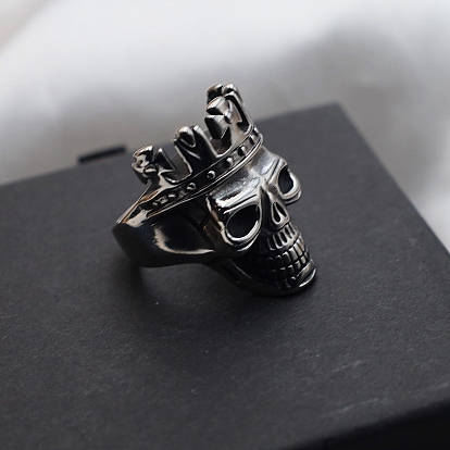 Fábrica de China Steam punk estilo titanio acero cráneo rey anillos de dedo, anillo calavera con corona, motorista para hombre Tamaño de UU. 8 (18.1 mm) a granel