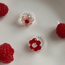 Кольца из стеклянных бусин в форме цветка