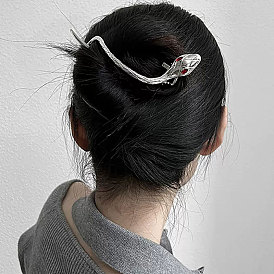 Design sense Medusa spirit snake twist clip cold wind small crowd unique personality hair accessories headdress hot girl plate hair clip