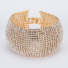 Bold and Chic European Style Bracelet for Women - B122