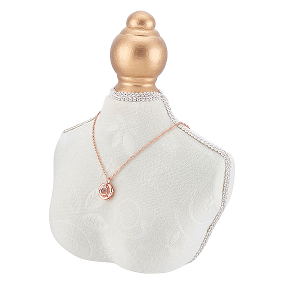 Витрина с ожерельями из дерева и бархата