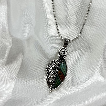 Ожерелья с подвесками из эпоксидной смолы в виде листьев для женщин