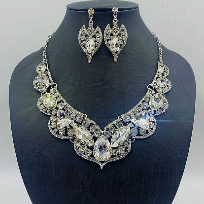 Комплекты ювелирных изделий из сплава синтетического кварца, включают серьги и ожерелья, сердце