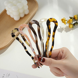 Acetate U-shaped hairpin for adults - simple, vintage hair accessory for outings.