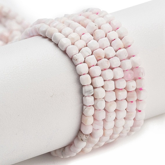 Природные морские раковины бисер нитей, граненый стол, вырезанный куб