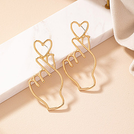 Серьги-гвоздики из сплава в форме сердца