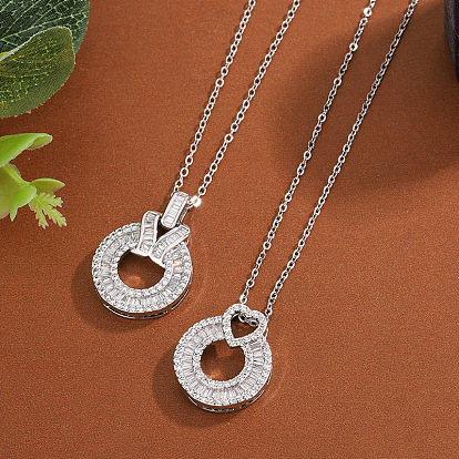 Женские кольца-подвески из латуни с инкрустацией прозрачными кубическими циркониями.